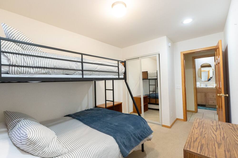 Photo of Bedroom in Mammoth Lakes