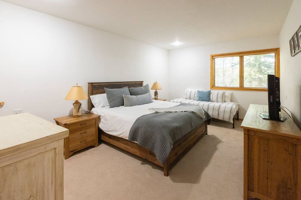 Photo of Bedroom in Mammoth Lakes