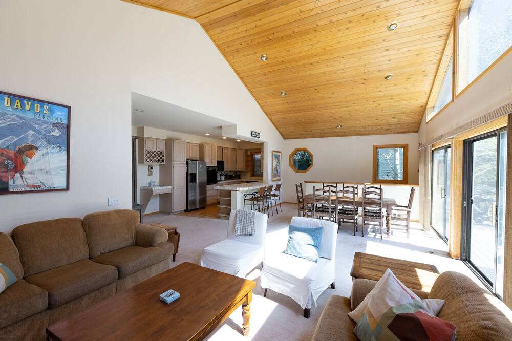 Photo of Livingroom in Mammoth Lakes