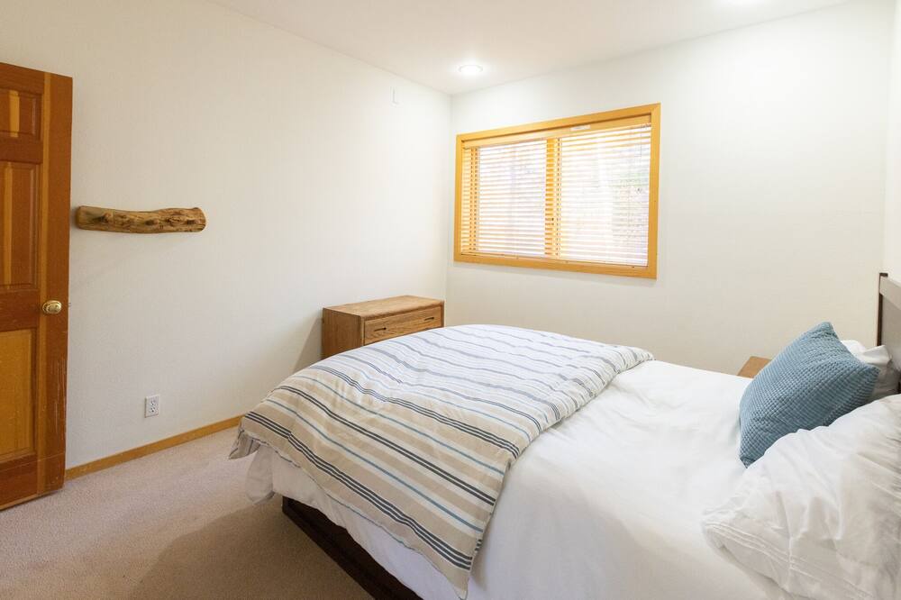 Photo of Bedroom in Mammoth Lakes