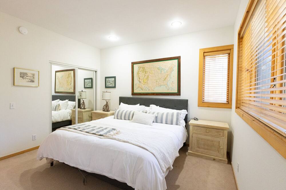 Photo of Bedroom in Mammoth Lakes