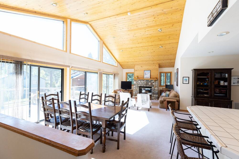 Photo of Kitchen in Mammoth Lakes