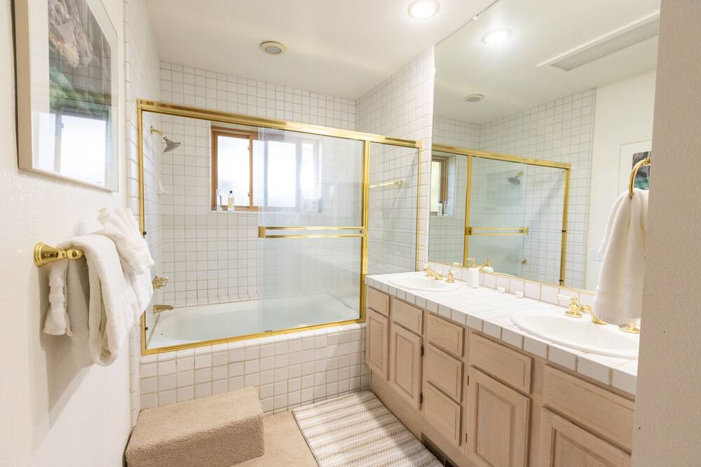 Photo of Bathroom in Mammoth Lakes