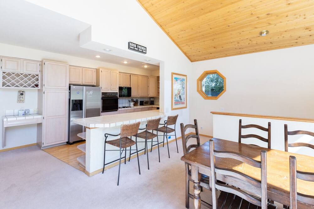 Photo of Kitchen in Mammoth Lakes