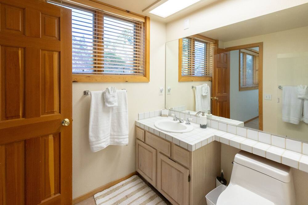 Photo of Bathroom in Mammoth Lakes