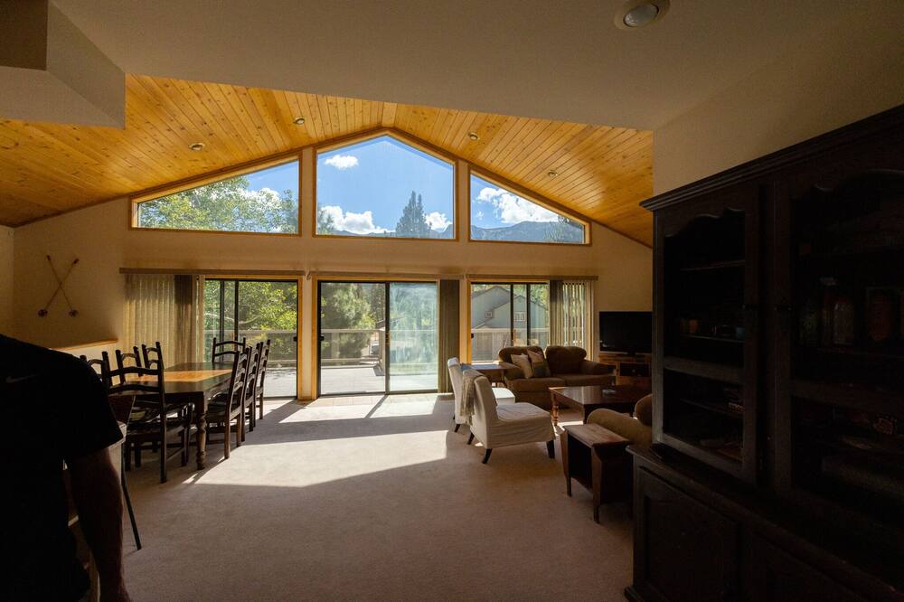 Photo of Livingroom in Mammoth Lakes
