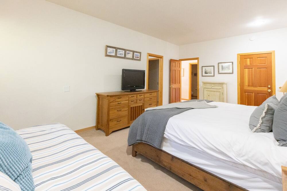 Photo of Bedroom in Mammoth Lakes