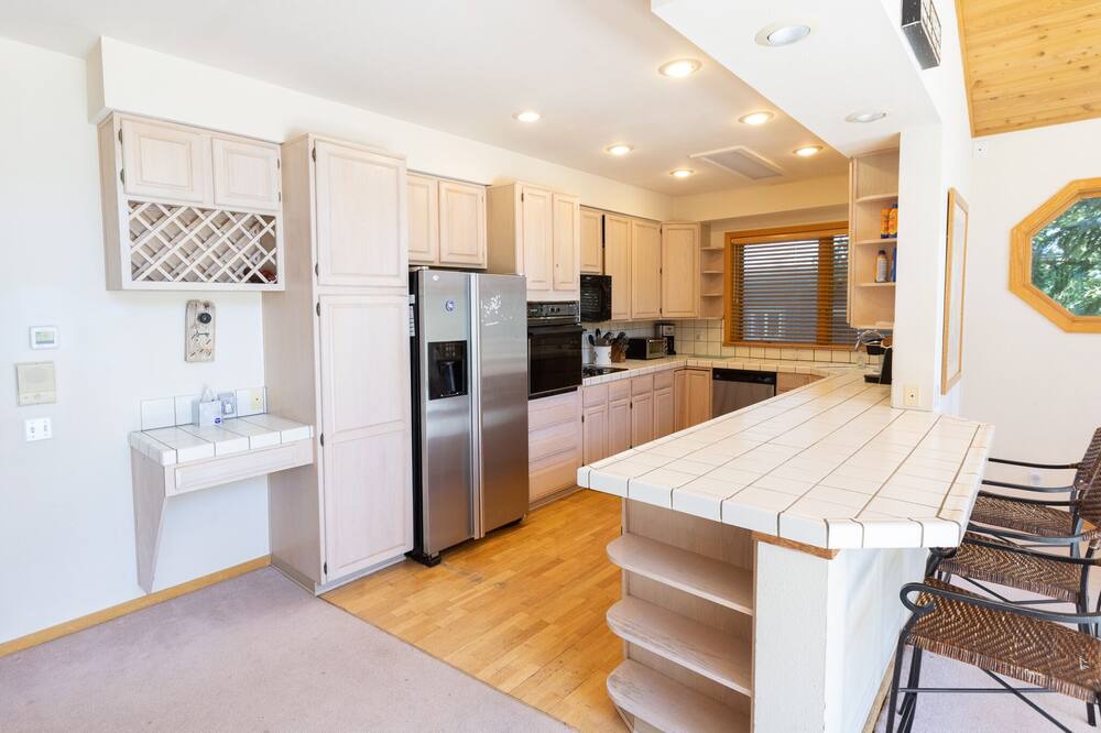 Photo of Kitchen in Mammoth Lakes