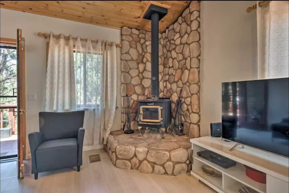 Photo of Livingroom in Frazier Park