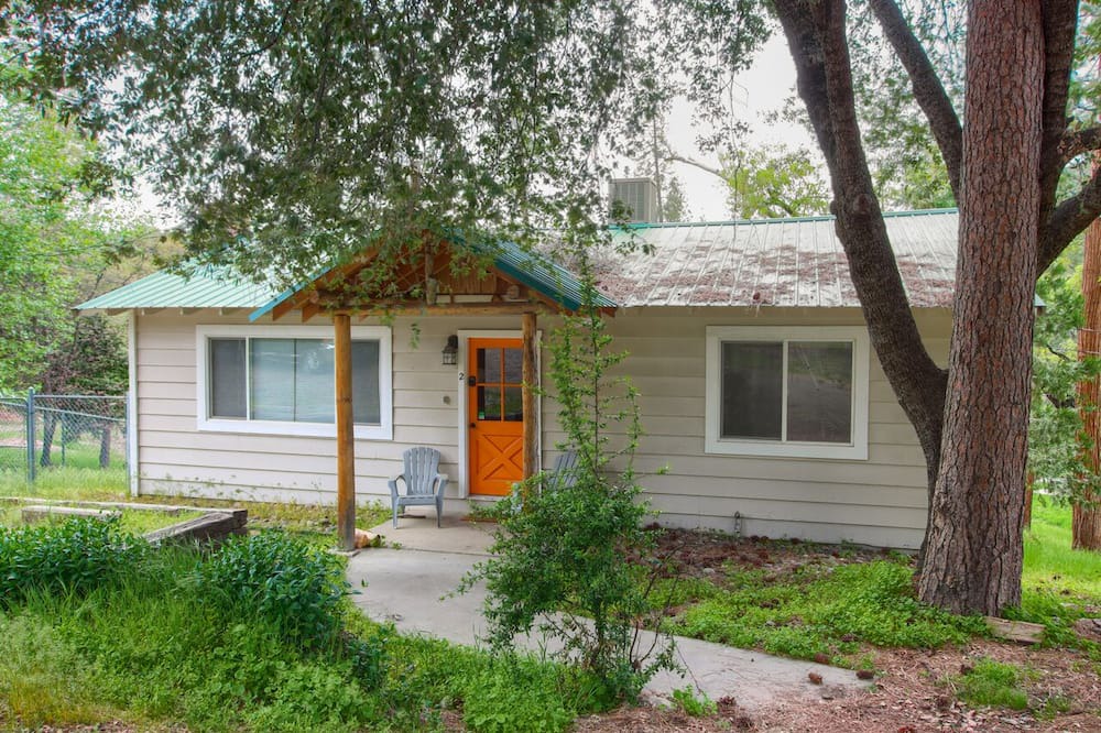 Photo of Outdoor in Oakhurst