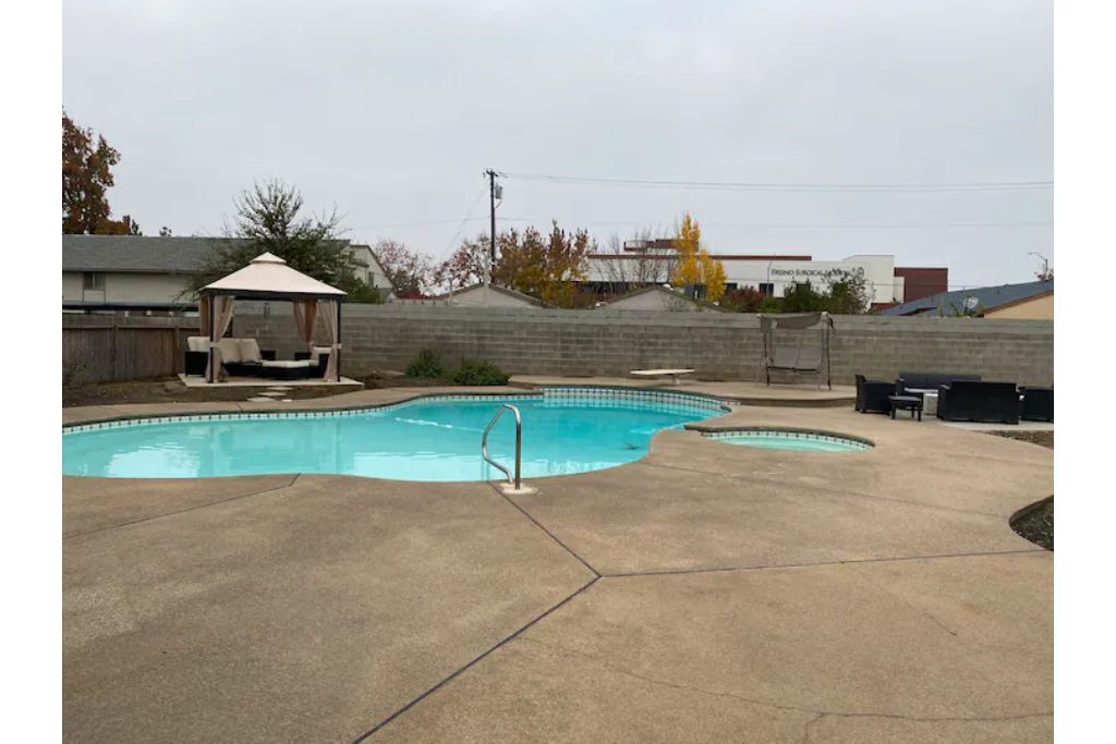 Photo of Outdoor in Raisin