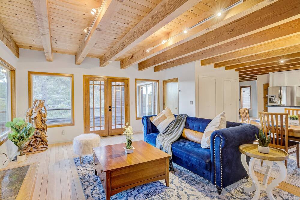 Photo of Livingroom in San Rafael