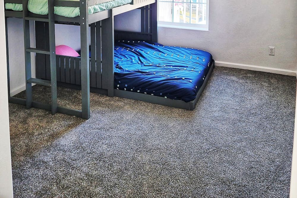 Photo of Bedroom in Coulterville