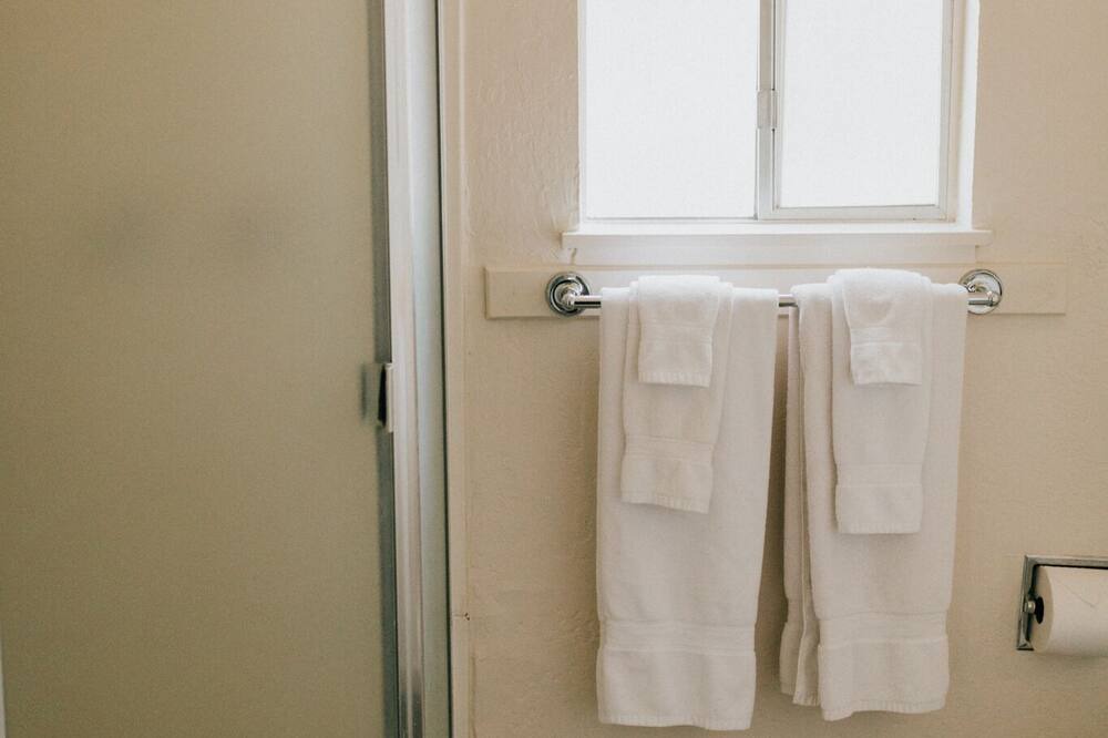 Photo of Bathroom in Long Barn
