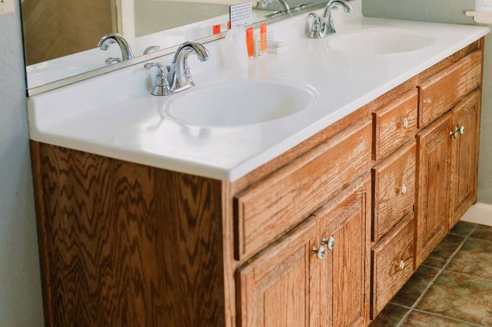 Photo of Bathroom in Long Barn