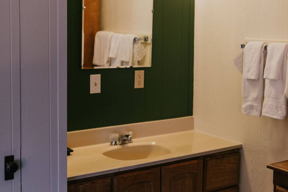 Photo of Bathroom in Long Barn