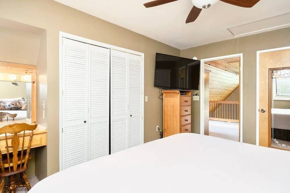 Photo of Bedroom in California Hot Springs