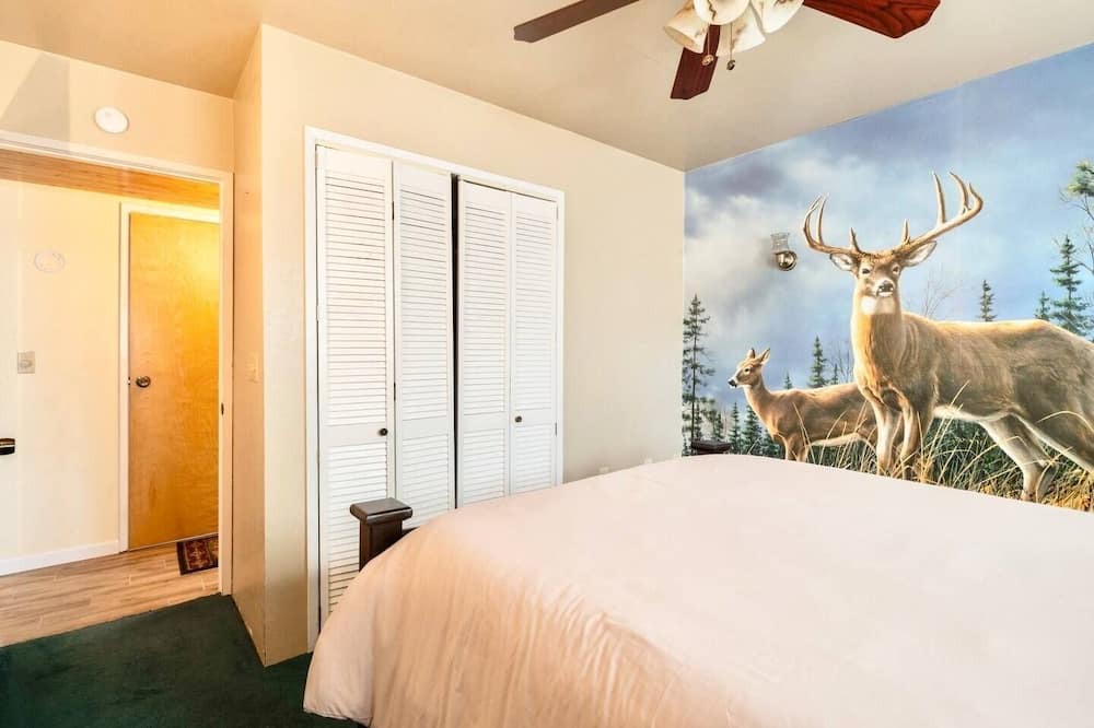 Photo of Bedroom in California Hot Springs