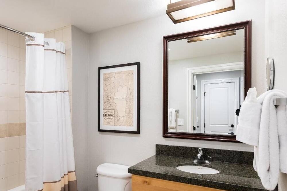 Photo of Bathroom in Stateline