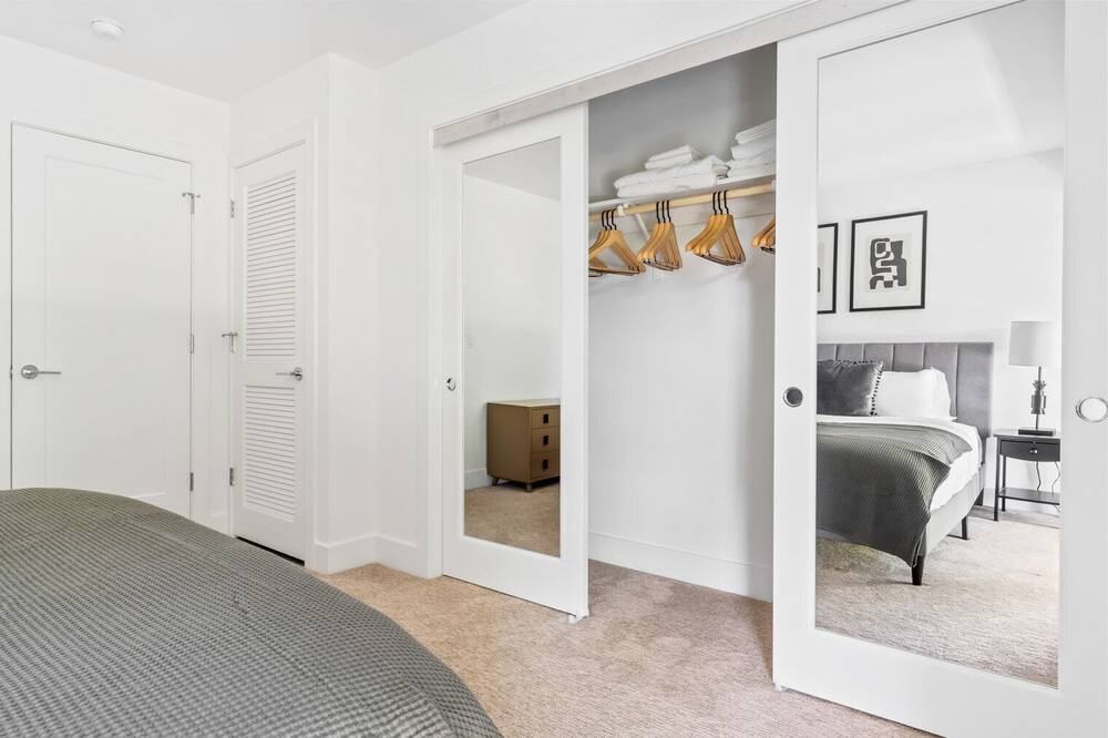 Photo of Bedroom in Sharon Heights