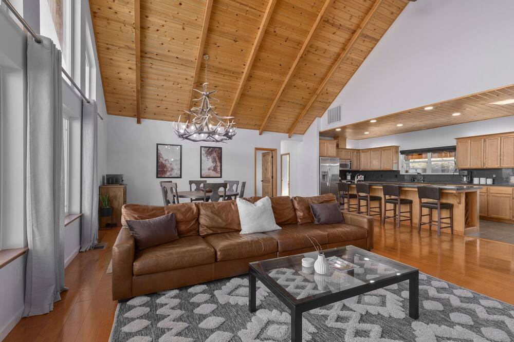 Photo of Livingroom in Hayward
