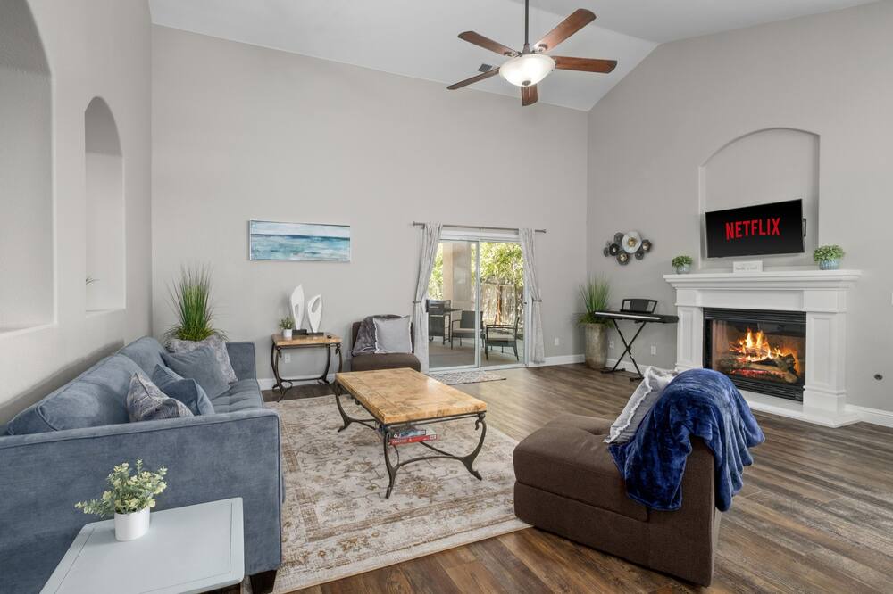 Photo of Livingroom in Raisin