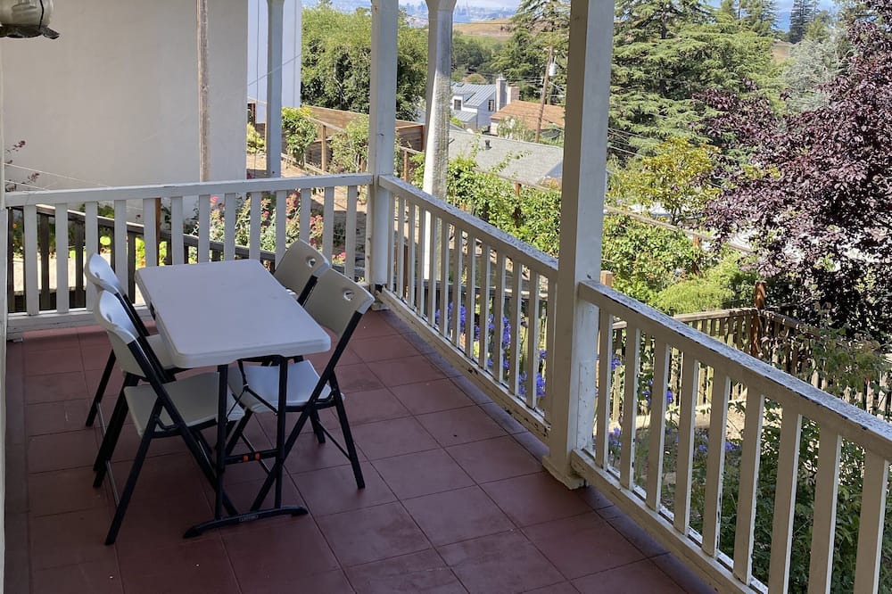 Photo of Patio Balcony in Upper Rockridge