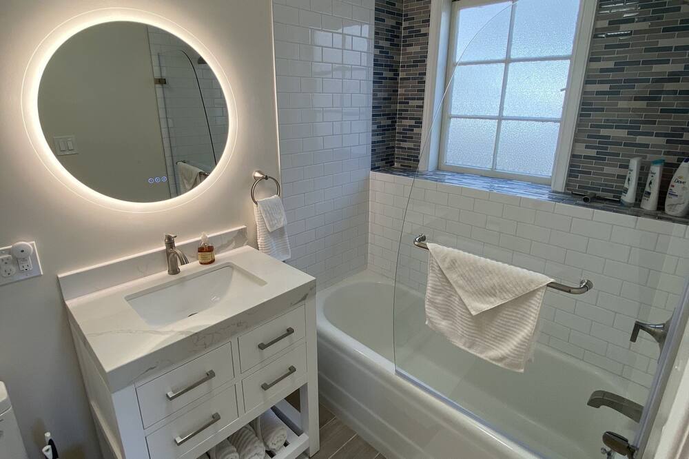 Photo of Bathroom in Upper Rockridge