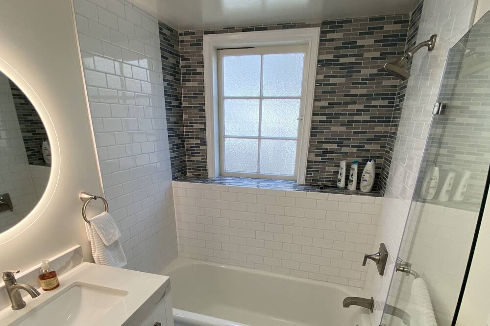 Photo of Bathroom in Upper Rockridge
