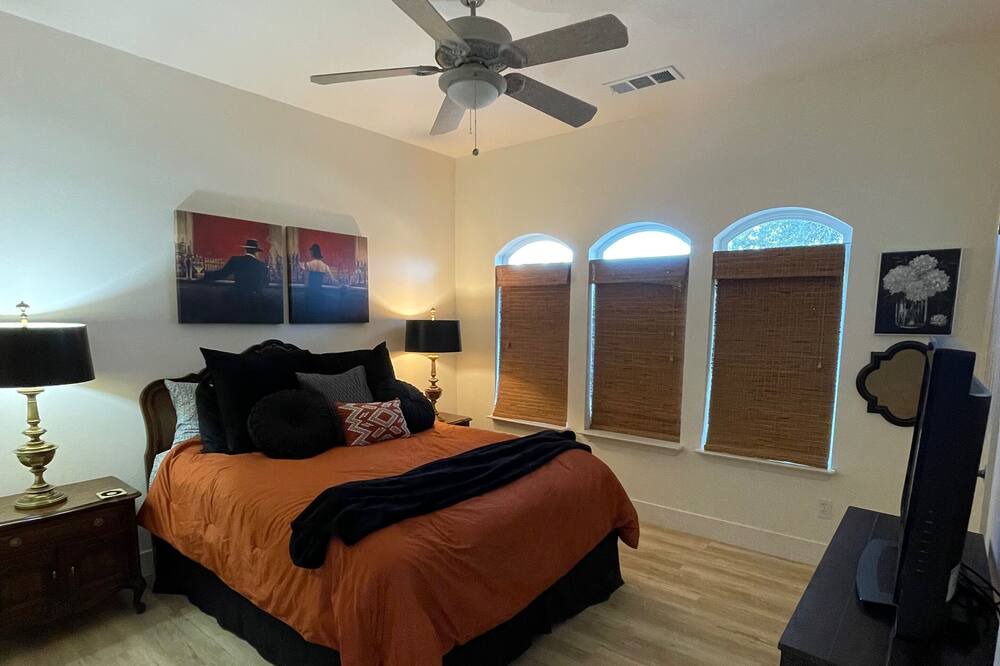 Photo of Bedroom in Springville