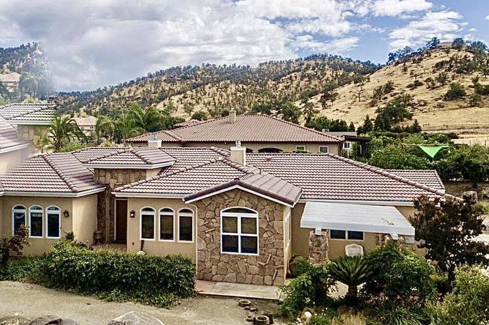 Photo of Outdoor in Springville