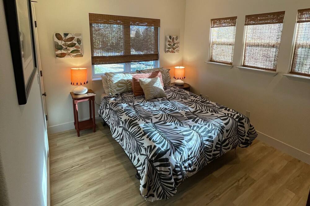 Photo of Bedroom in Springville