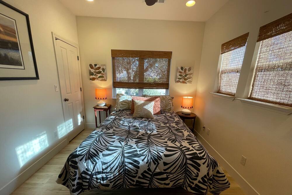 Photo of Bedroom in Springville