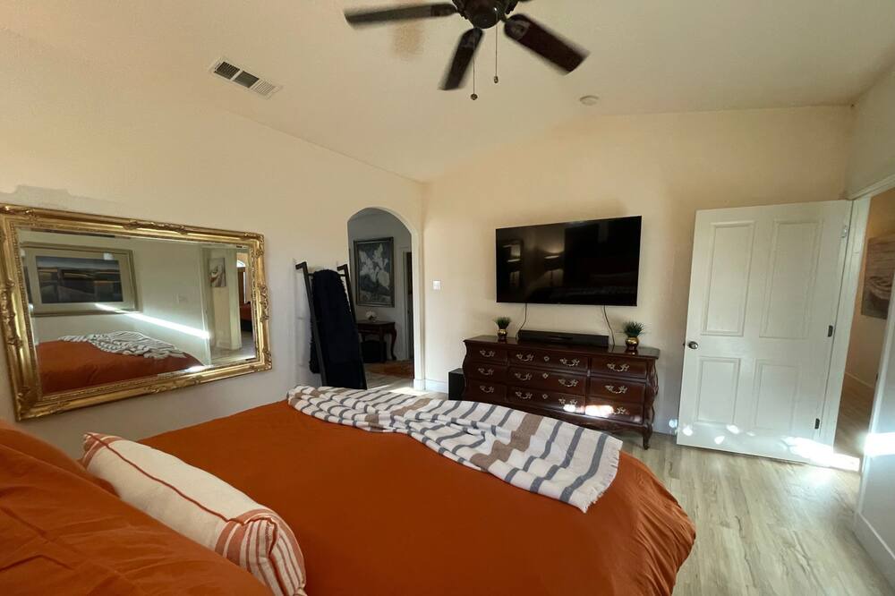 Photo of Bedroom in Springville