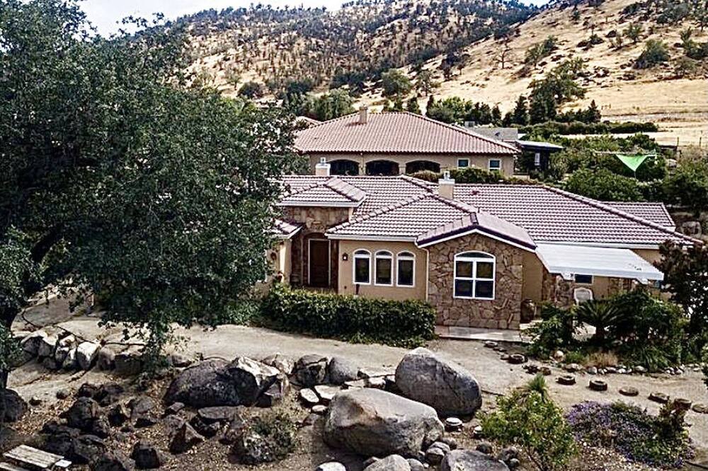 Photo of Outdoor in Springville