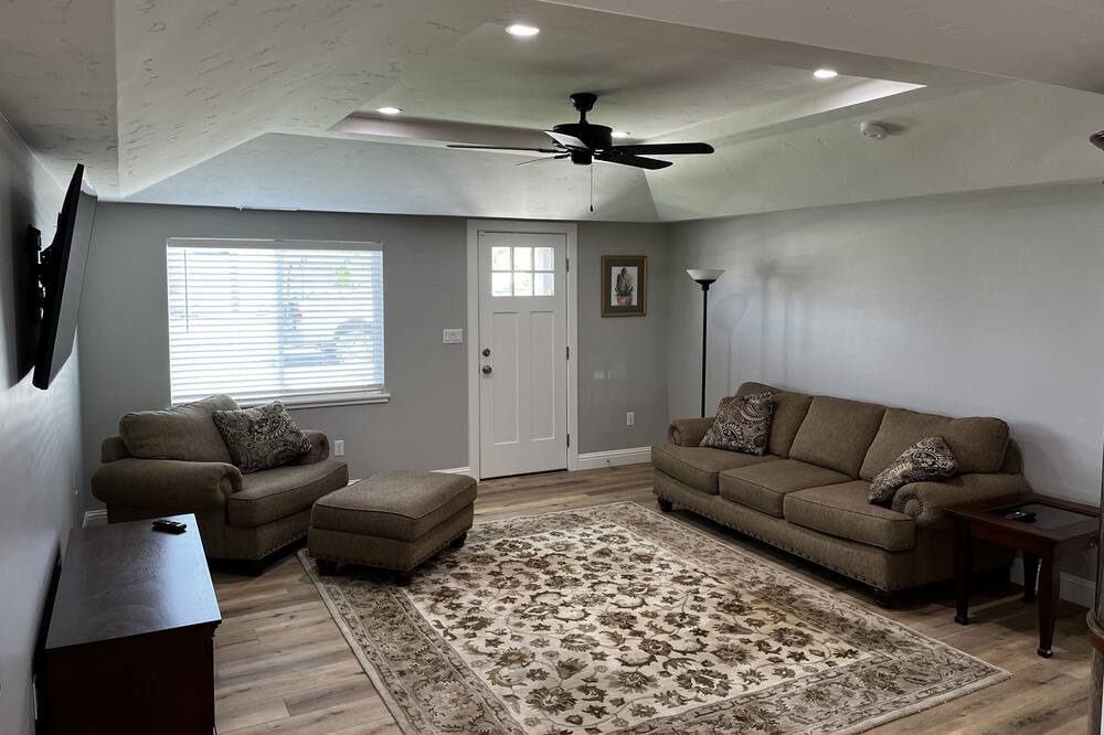 Photo of Livingroom in Hughson