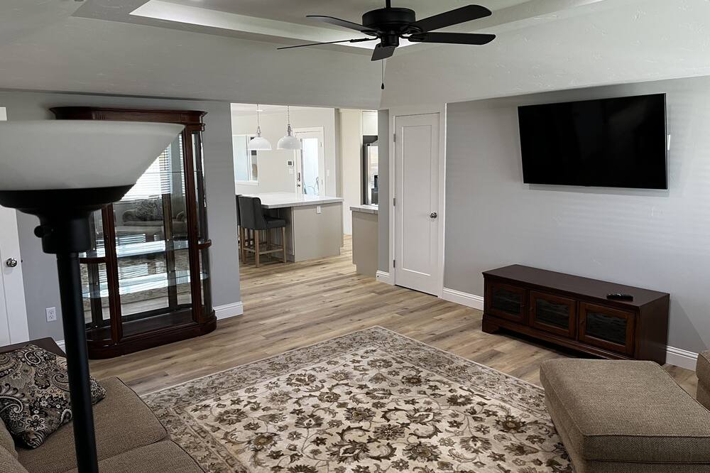 Photo of Livingroom in Hughson