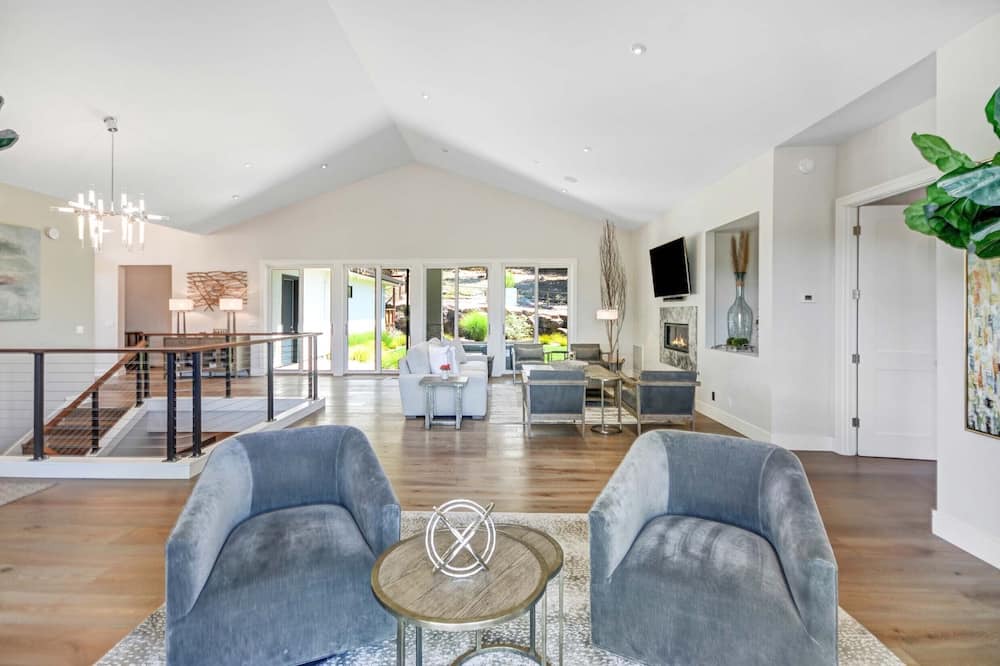 Photo of Livingroom in Napa