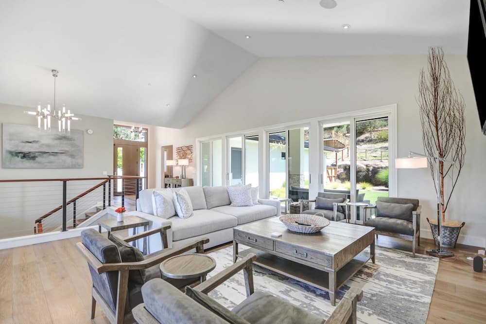 Photo of Livingroom in Napa