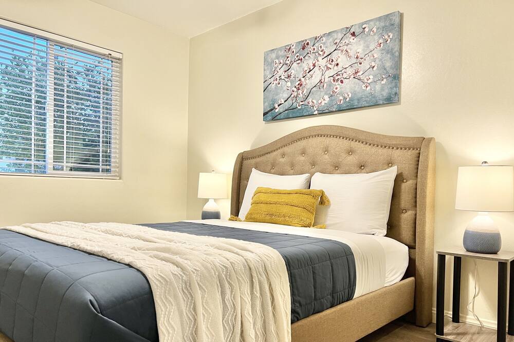 Photo of Bedroom in Rosedale