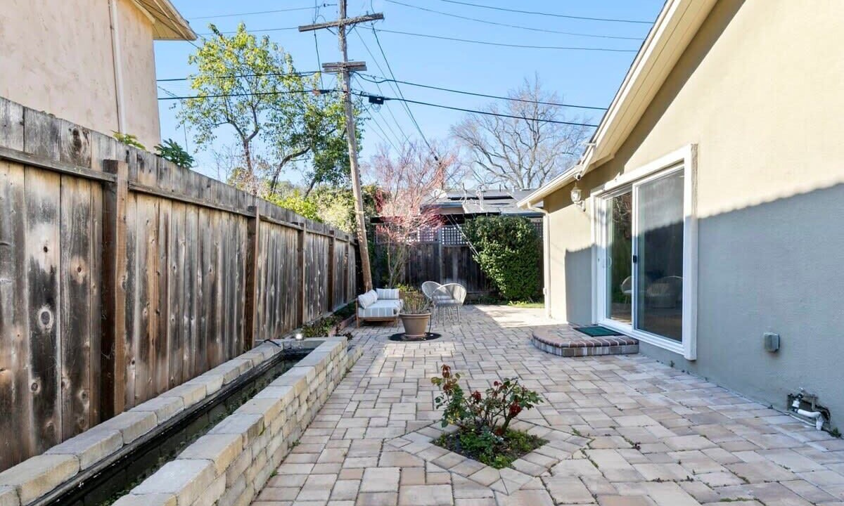 Photo of Outdoor in Farm Hills