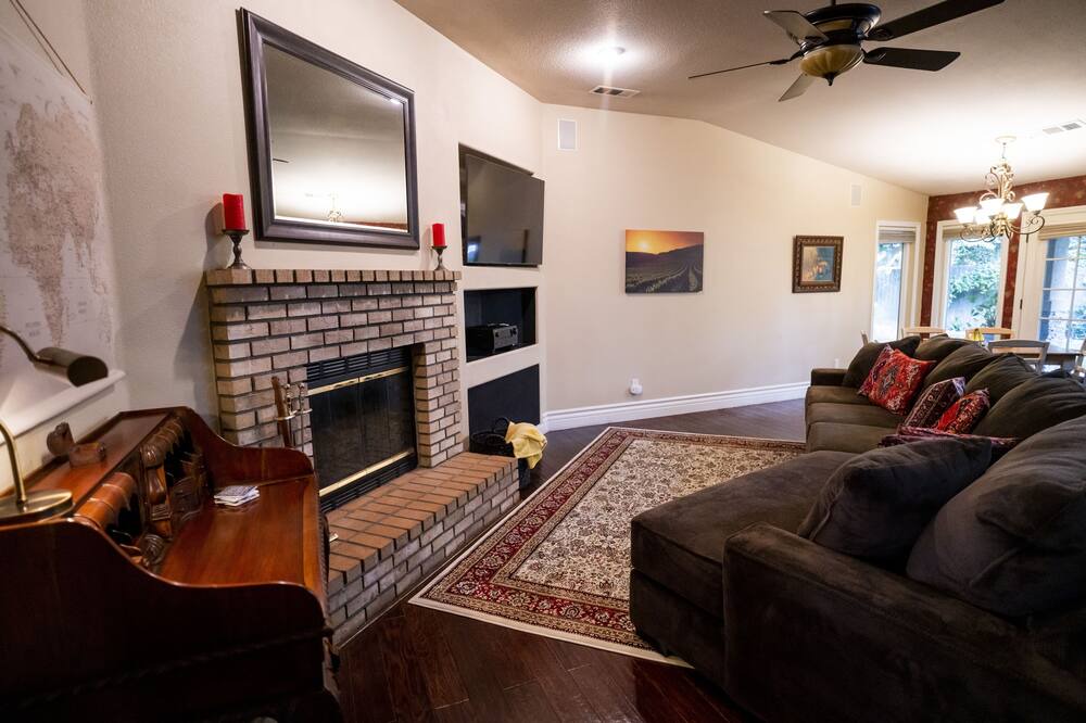 Photo of Livingroom in Visalia