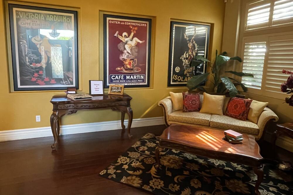 Photo of Livingroom in Visalia
