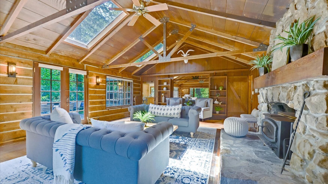 Photo of Livingroom in Redwood City