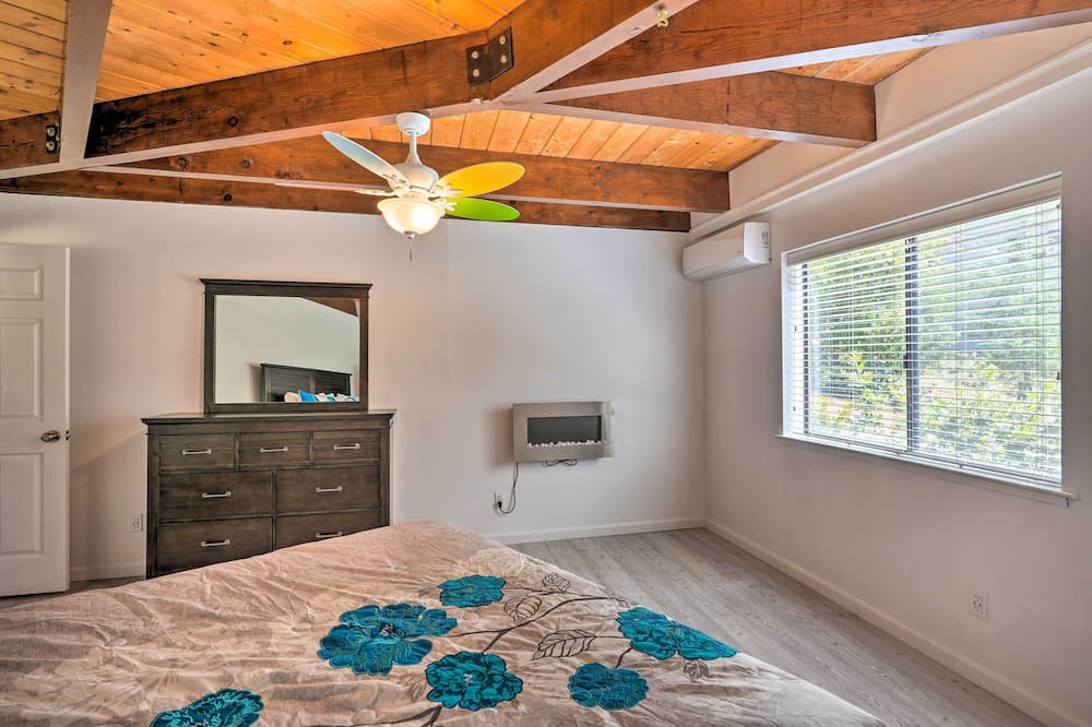 Photo of Bedroom in Apple Hill