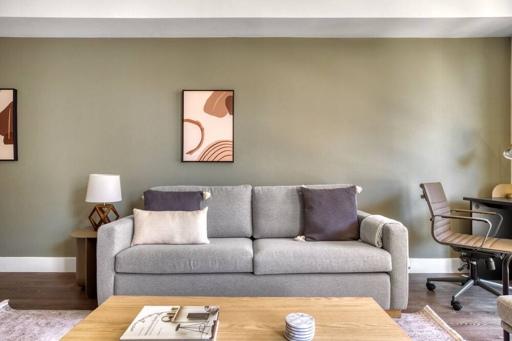 Photo of Livingroom in Central San Mateo