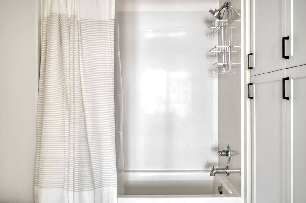 Photo of Bathroom in Central San Mateo