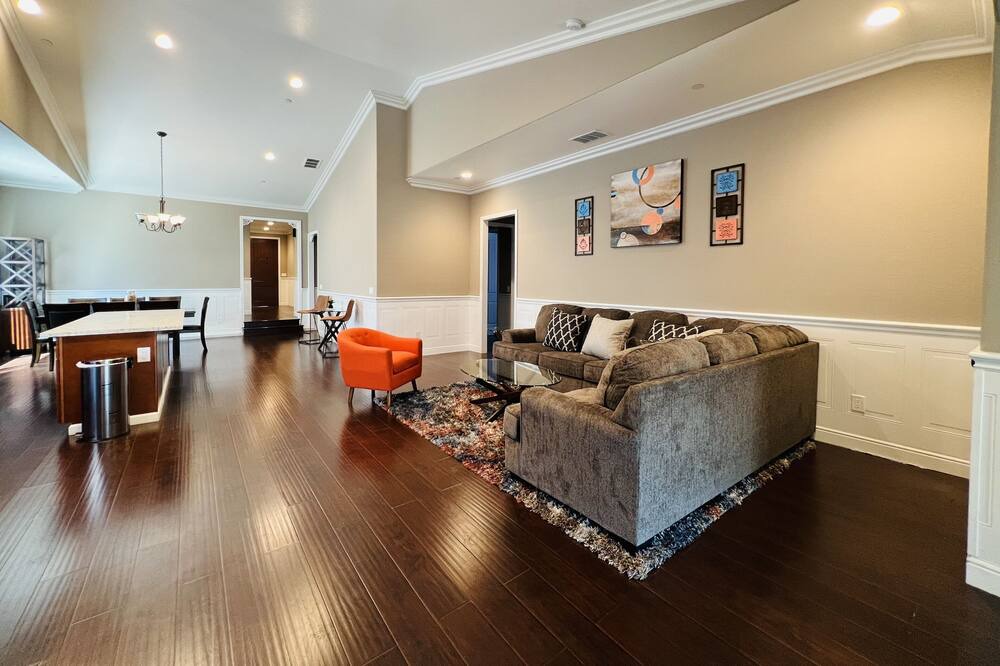 Photo of Livingroom in Castro Valley