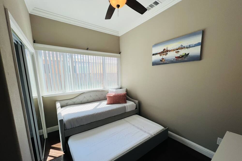 Photo of Bedroom in Castro Valley