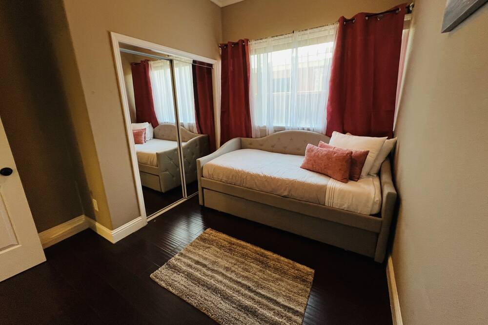 Photo of Bedroom in Castro Valley